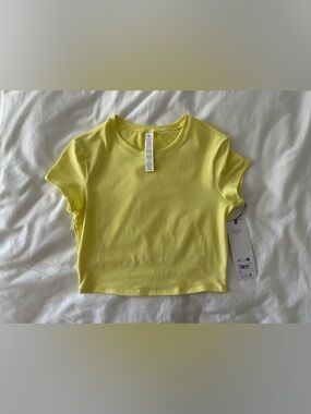 Alo Yoga Alosoft Crop Finesse Short Sleeve Sunshine Yellow Medium NWT